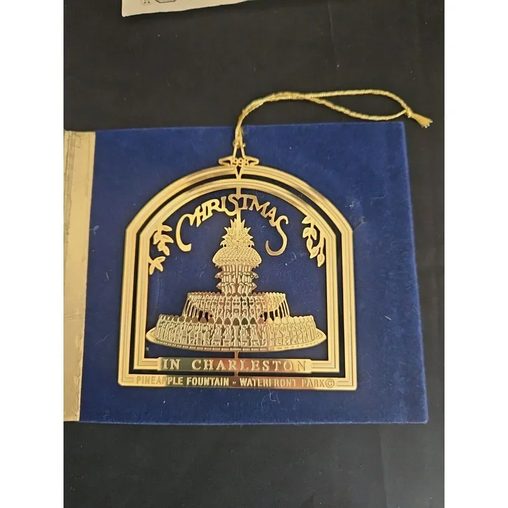 CHRISTMAS IN‎ CHARLESTON HOLY CITY ORNAMENT ~ 1998 Pineapple Fountain-Waterfront